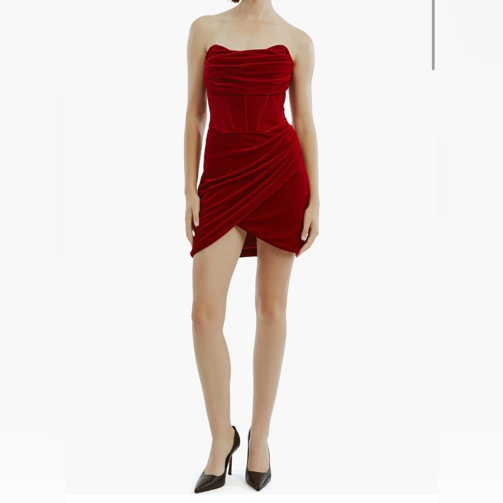 Elegant Red Strapless Dress